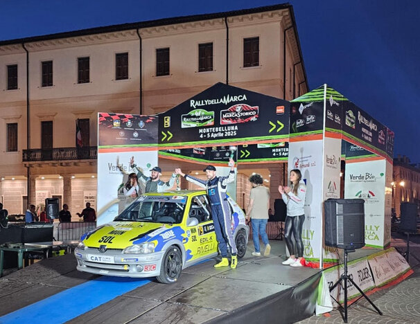 Andrea Chiuch e Lorenzo Lamanda, Peugeot 106 N2, all'arrivo del 41.Rally della Marca Foto: Elisa Beuzer