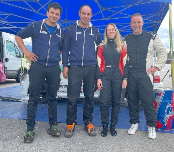 Da sinistra Fabio Morgut, Uros Stokelj, Cristina Delbello, Alberto Mlakar protagonisti al ET König Rallye Judenburg Da sinistra Fabio Morgut, Uros Stokelj, Cristina Delbello, Alberto Mlakar protagonisti al ET König Rallye Judenburg