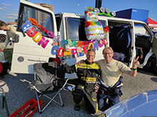 Alessandro Cepek e l'amico Paolo Zafferini festeggiano il entrambi compleanno al Rally di Bassano Alessandro Cepek e l'amico Paolo Zafferini festeggiano il entrambi compleanno al Rally di Bassano
