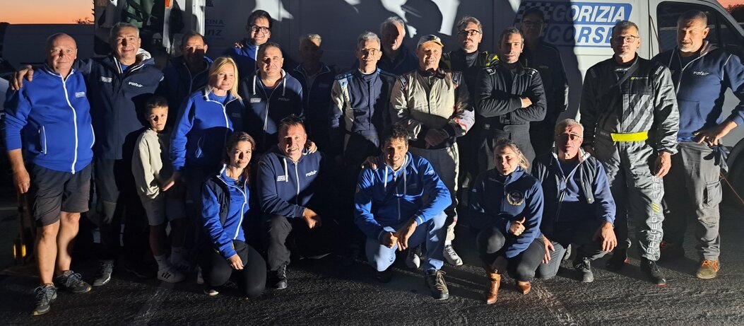 Il folto gruppo della Gorizia Corse al 13.Rally Nova Gorica del 2025 Foto: Tamara Mizerit Il folto gruppo della Gorizia Corse al 13.Rally Nova Gorica del 2025 Foto: Tamara Mizerit